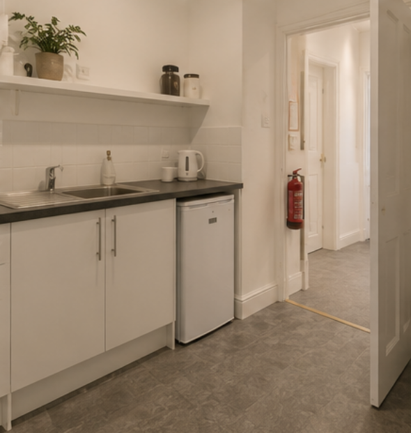 Bright Small Office / Studio to Let in Hove